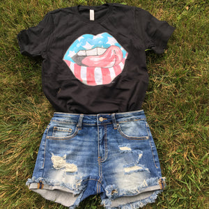 Trendy America Lips Tee